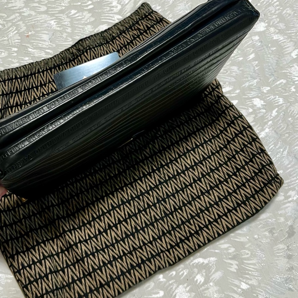 NWT Valentino Black Vintage Clutch - Picture 7 of 8